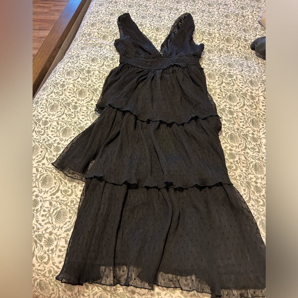 Lulu’s black tiered dress, size medium, NWT